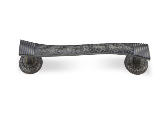 प्राचीन सजावटी रसोई कैबिनेट दरवाजा 3.5 इंच एबी चढ़ाना रंग खींचता है